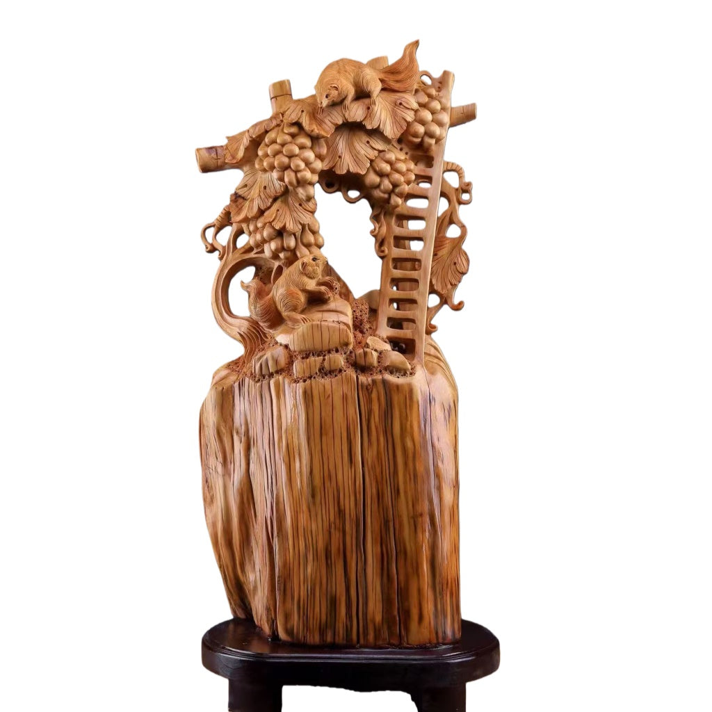 木彫り 松鼠葡萄 縁起物 置物 飾り物（高さ72cm×幅32cm×奥行28cm）